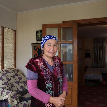 Guest House Guljan Bokonbayevo ภายนอก รูปภาพ