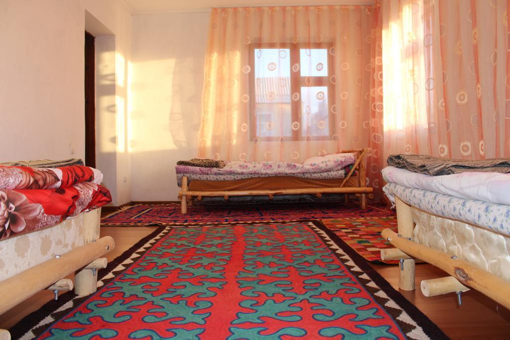 Guest House Guljan Bokonbayevo ภายนอก รูปภาพ